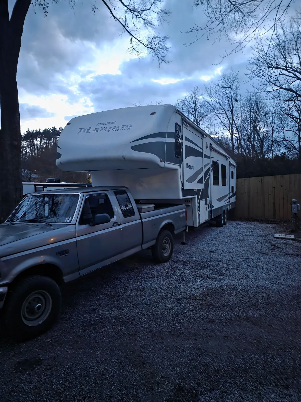 Tidepool RV mobile service truck on-site for a leveling repair
